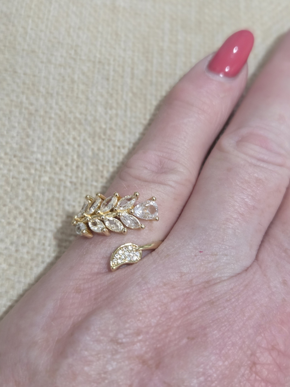 Gold Leaf Australian Crystal Ring - Picture 3 of 4